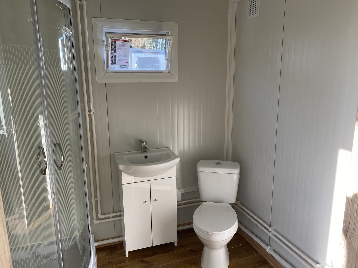 Container Oficina 5m x 2,4m con Baño y Ducha – Módulo Equipado Usado - Imagen 13