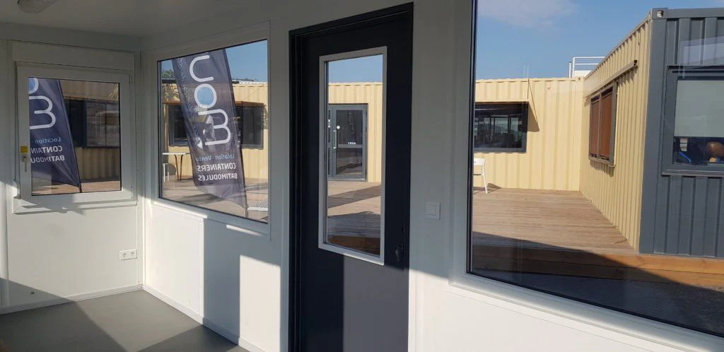 Contenedor 20 Pies Oficina Semividriada – BATIMODULE - Imagen 6