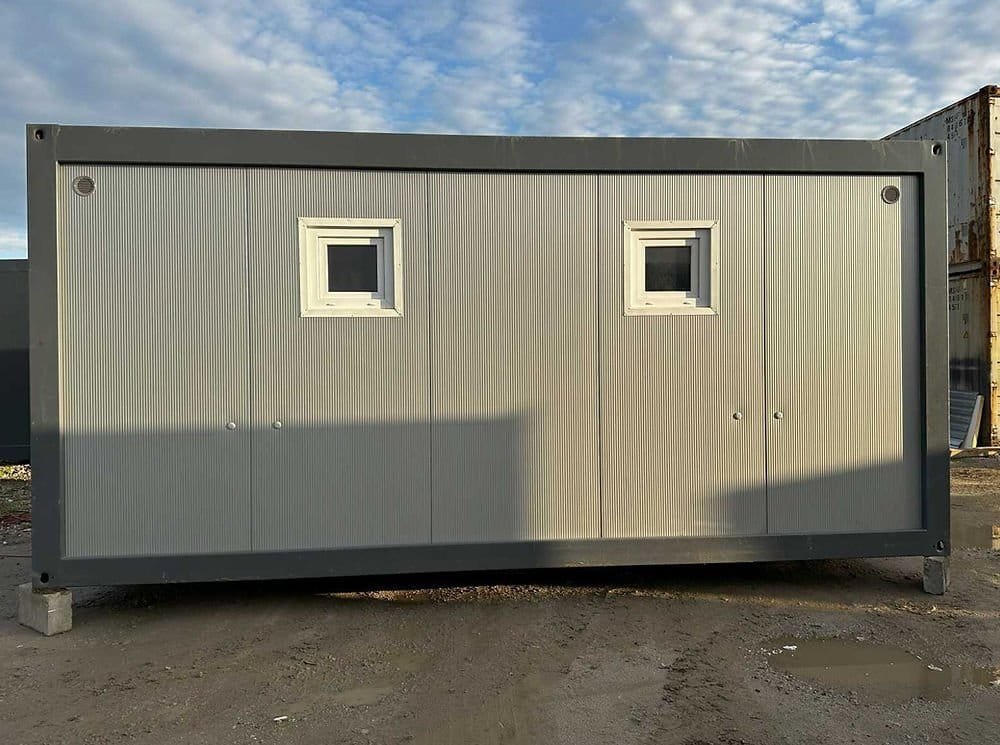 Container Sanitario 6m x 2,4m – 6 Duchas, 2 Lavabos y Termo 300L - Imagen 4