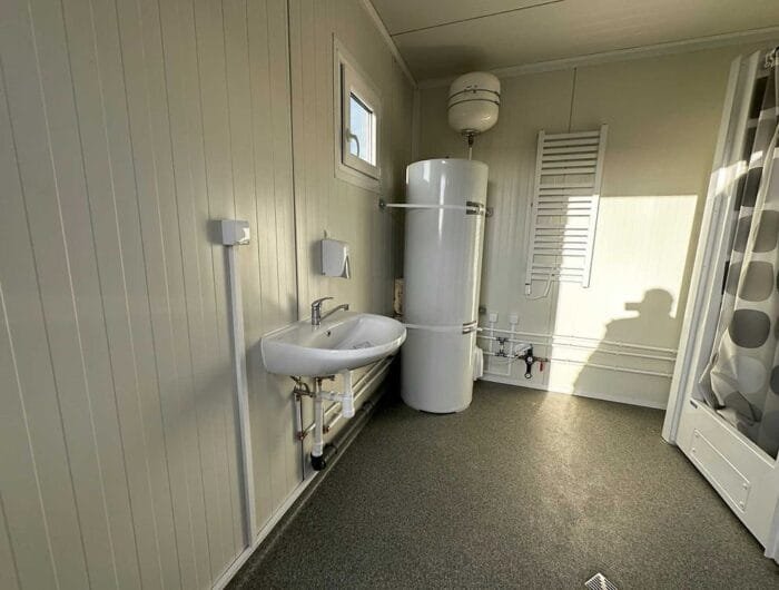 Container Sanitario 6m x 2,4m – 6 Duchas, 2 Lavabos y Termo 300L - Imagen 8